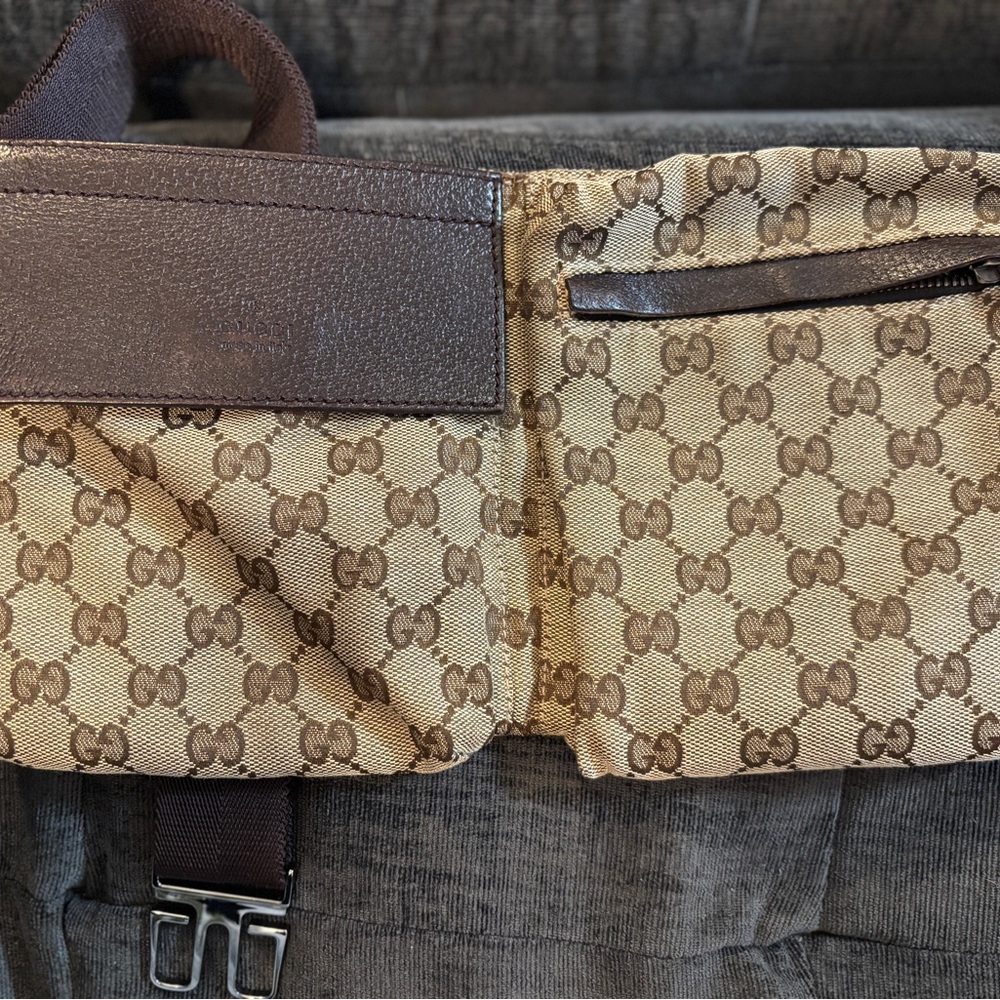 Gucci Brown Belt Bag with Iconic Design - Picture 6 of 10